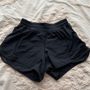 Lululemon Hotty Hot Short II *Long 4” BLACK